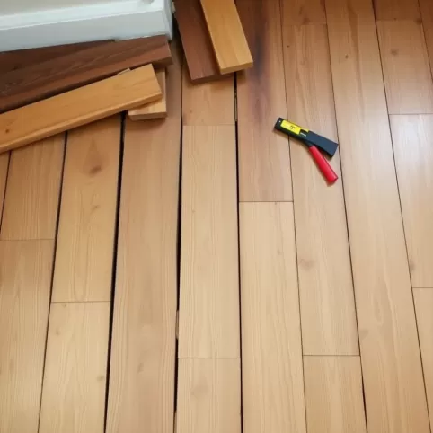 Remont podłogi drewnianej na legarach